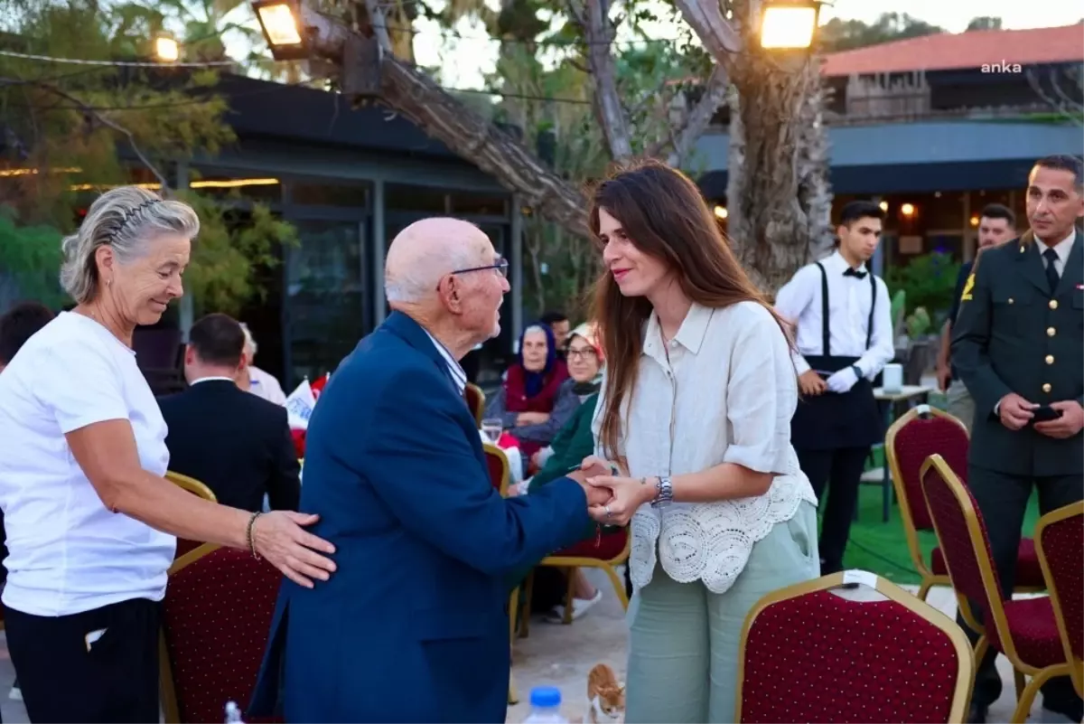 Çeşme Belediye Başkanı Denizli, Şehit Aileleri ve Gaziler ile Bir Araya Geldi