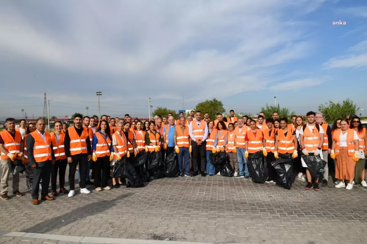 Çiğli Belediyesi\'nden Dünya Temizlik Günü Etkinliği