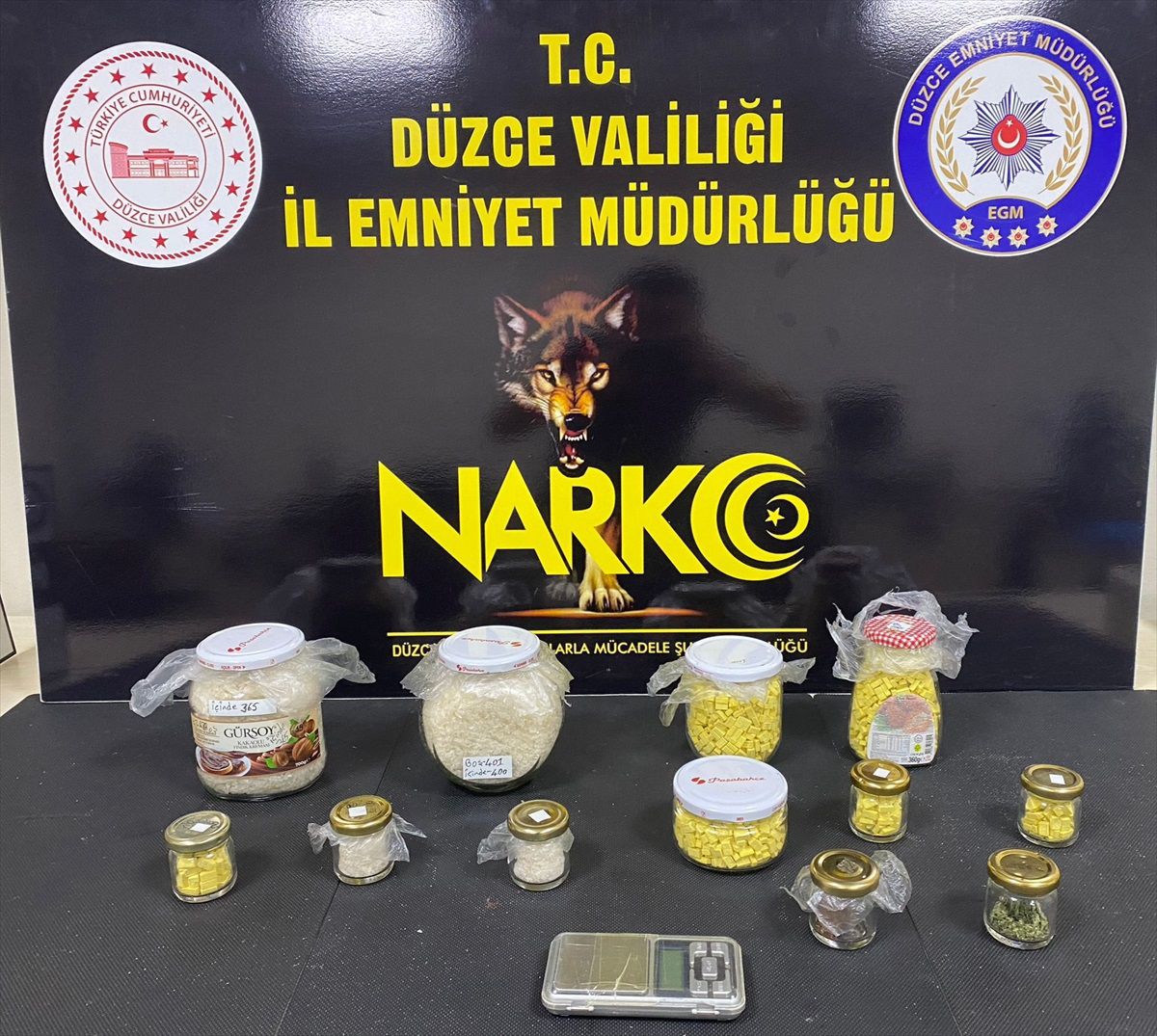 Düzce\'de Markette Uyuşturucu Satışı: Bir Kişi Tutuklandı