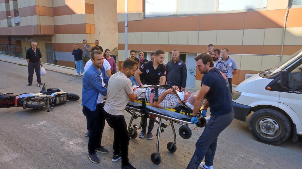 Keşan\'da Elektrikli Motosiklet Yayaya Çarptı