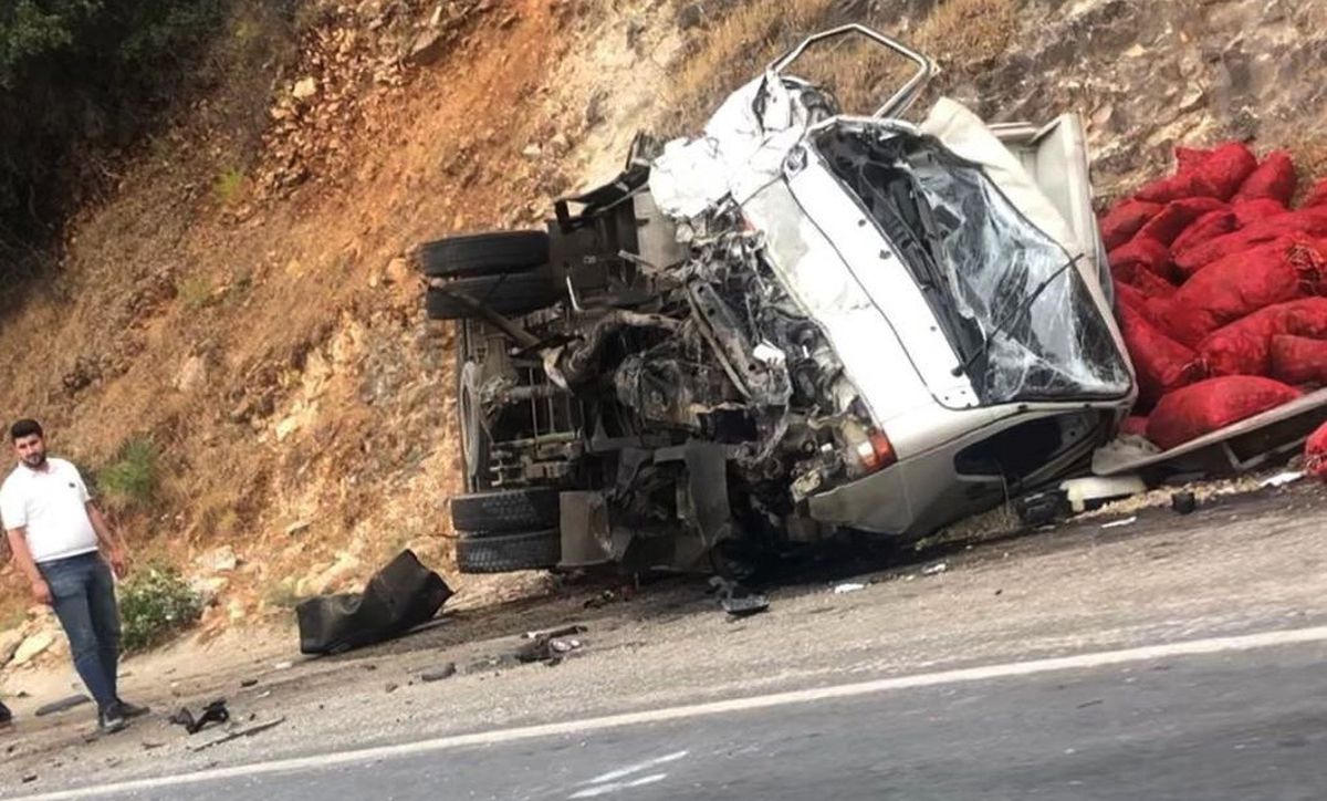 Nurdağı\'nda Kaza: İki Sürücü Yaralı