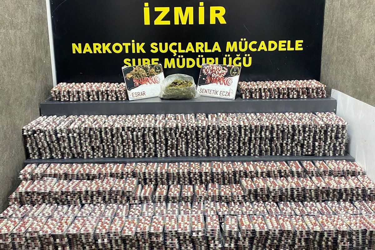 İzmir\'de Uyuşturucu Operasyonu