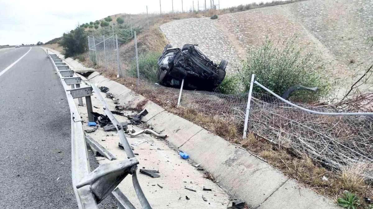İstanbul-İzmir Otoyolunda Kaza: Sürücü Yaralandı