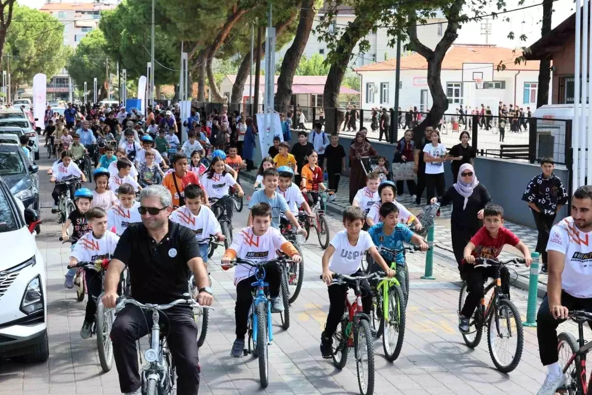 Manisa'da Bisiklet Turu İle Hareketlilik Haftası Kutlandı