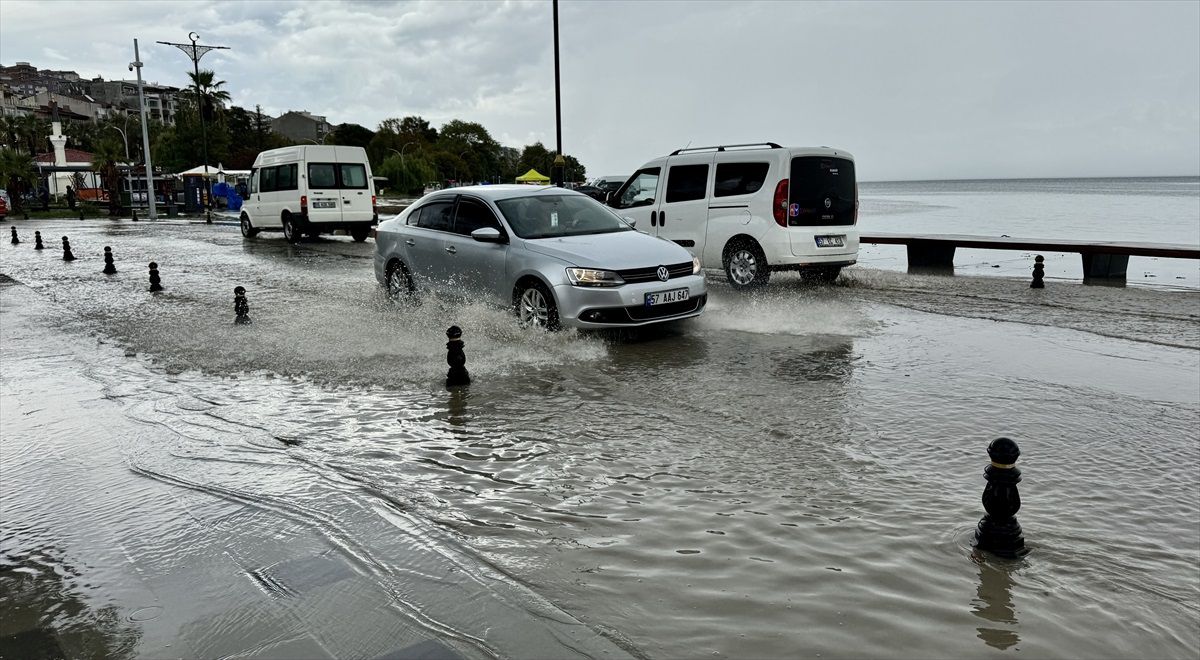 Sinop\'ta Sağanak ve Hortum Alarmı