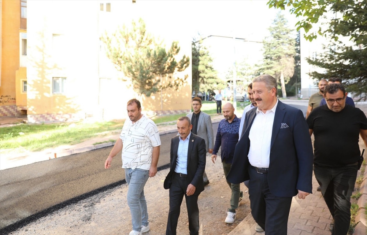 Melikgazi\'de Asfalt Yenileme Çalışması