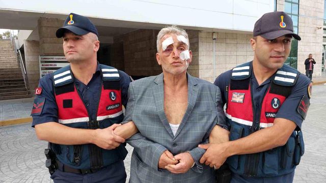 Yeğenini vuran amca 'pes' dedirtti: 2 polis, 2 jandarma vurdum, 4 asker kestim Yeğenini vuran amca 'pes' dedirtti: 2 polis, 2 jandarma vurdum, 4 asker kestim
