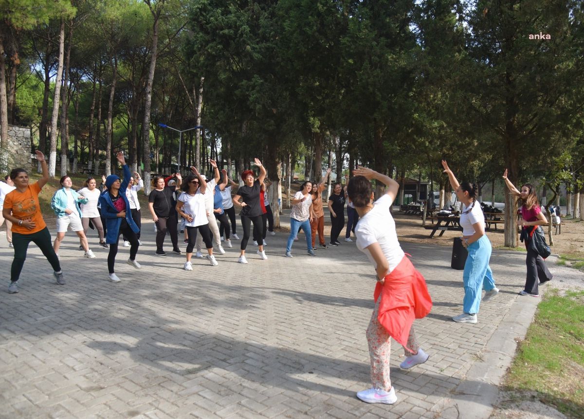 Yunusemre Belediyesi\'nden Kadınlara Zumba ve Egzersiz Etkinliği