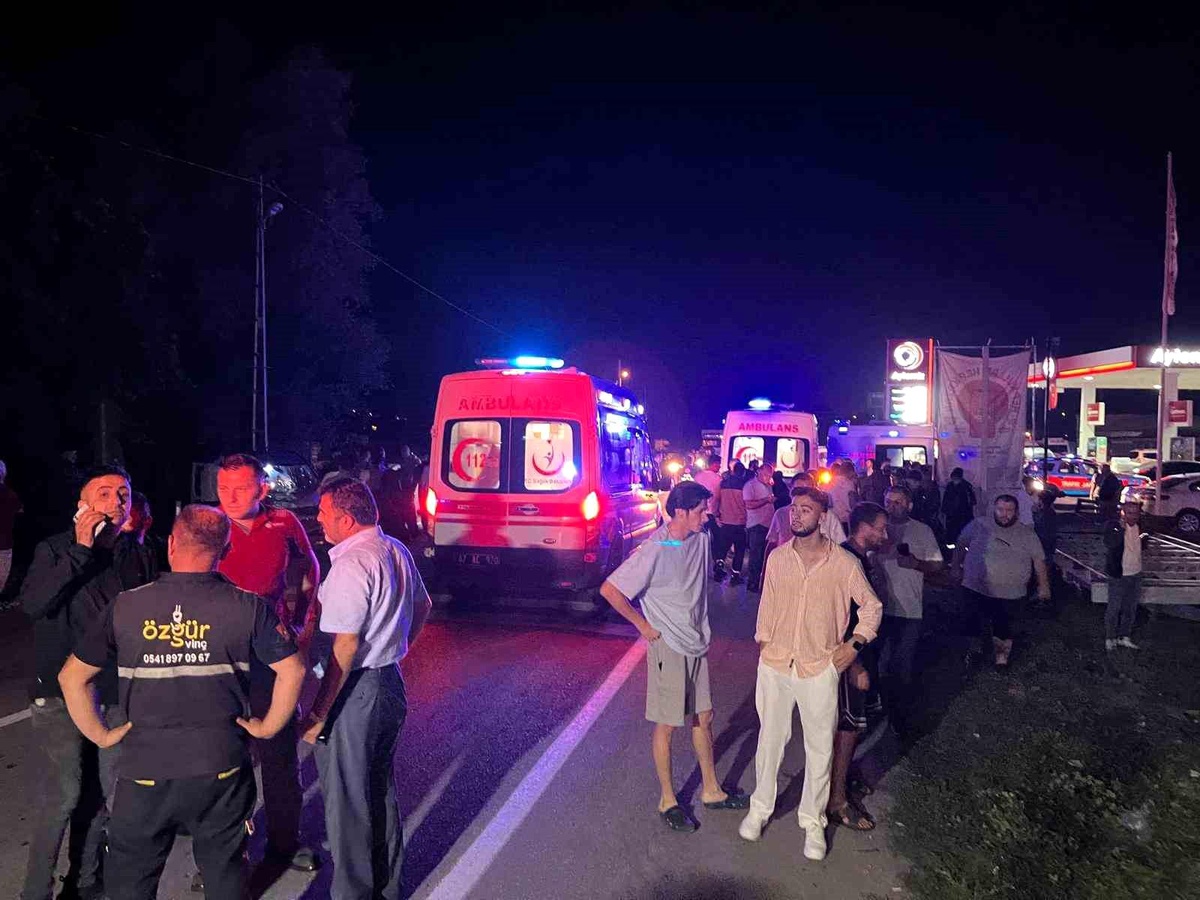 Ereğli\'de Trafik Kazası: 9 Yaralı