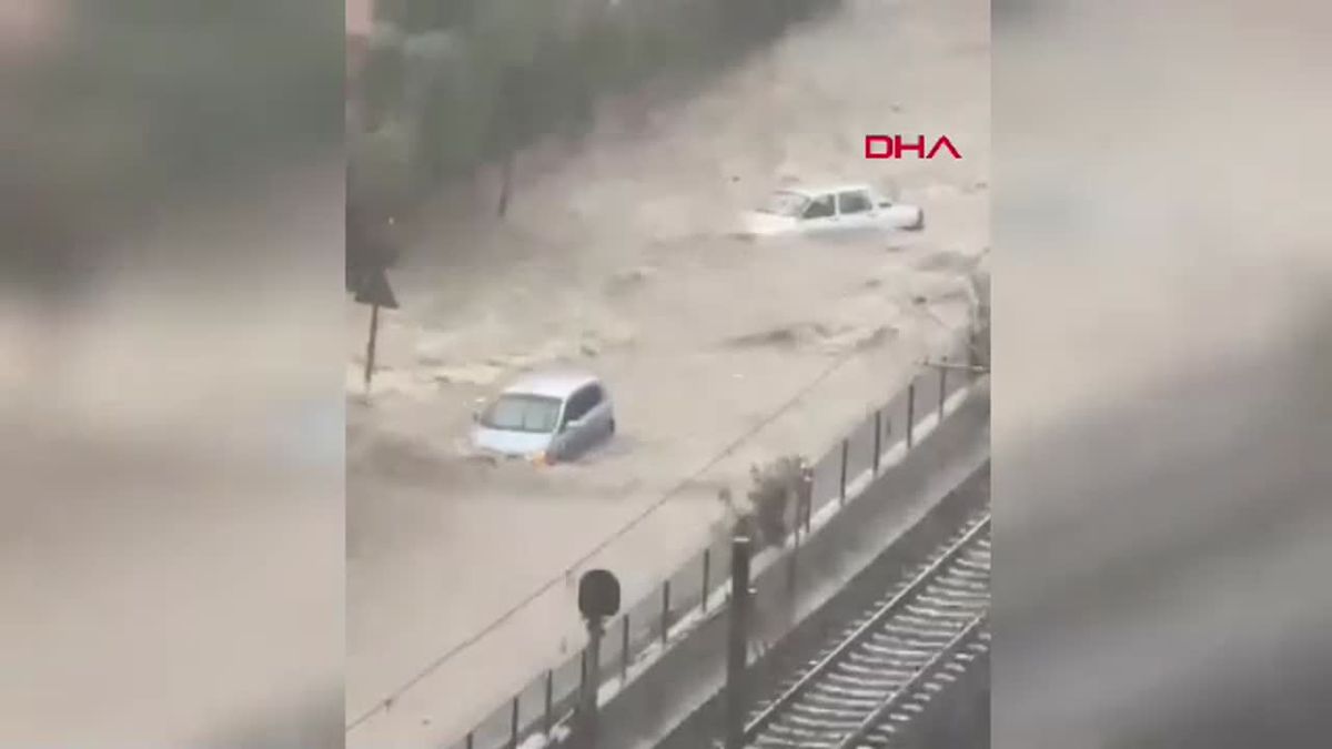 Adana\'da Sağanak Sele Neden Oldu