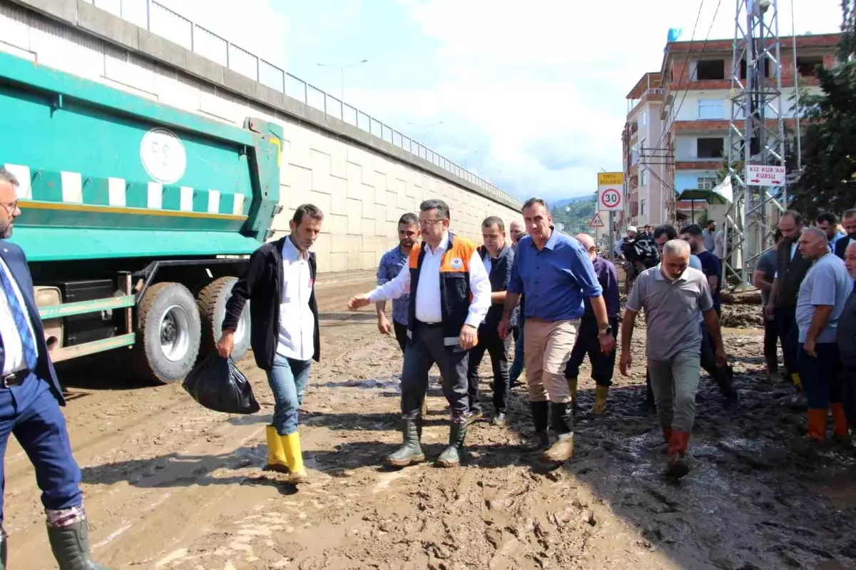 Trabzon\'da Sel Felaketi: 162 Kilogram Yağış ve Hasar Tespit Çalışmaları