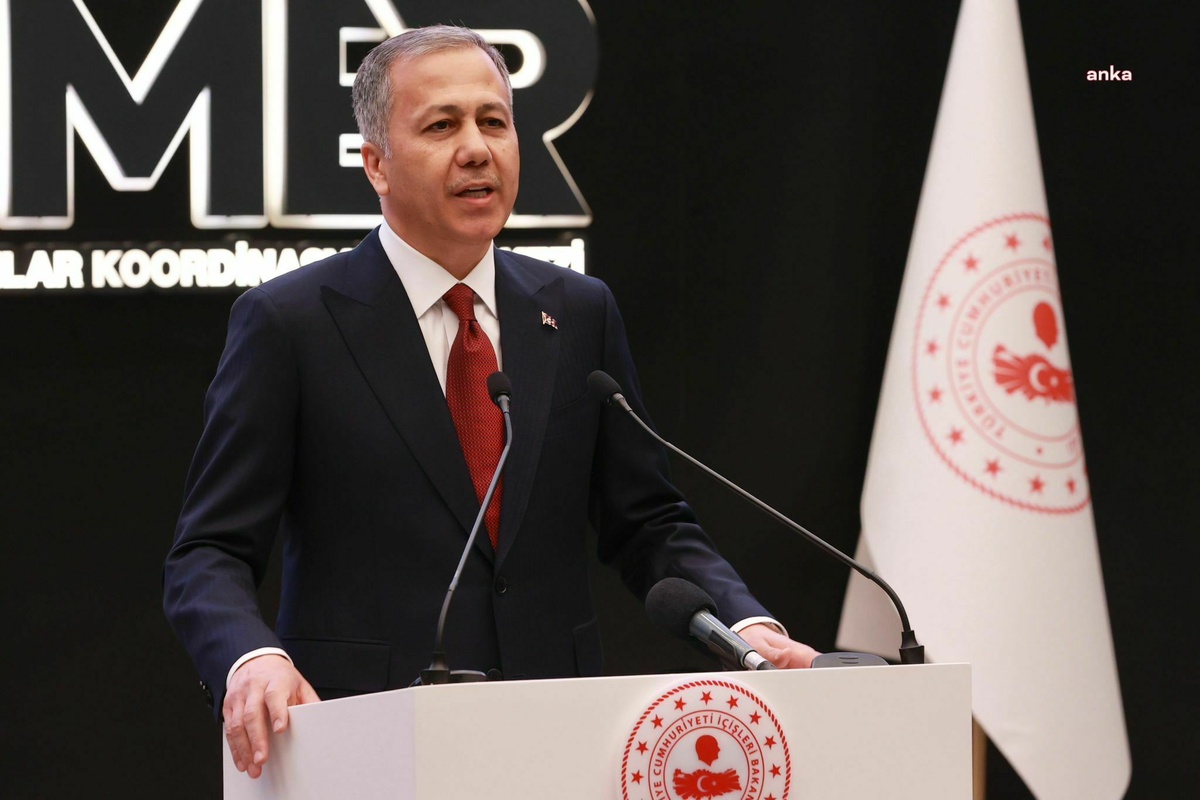 Antalya\'da Operasyon: 32 Şüpheli Yakalandı