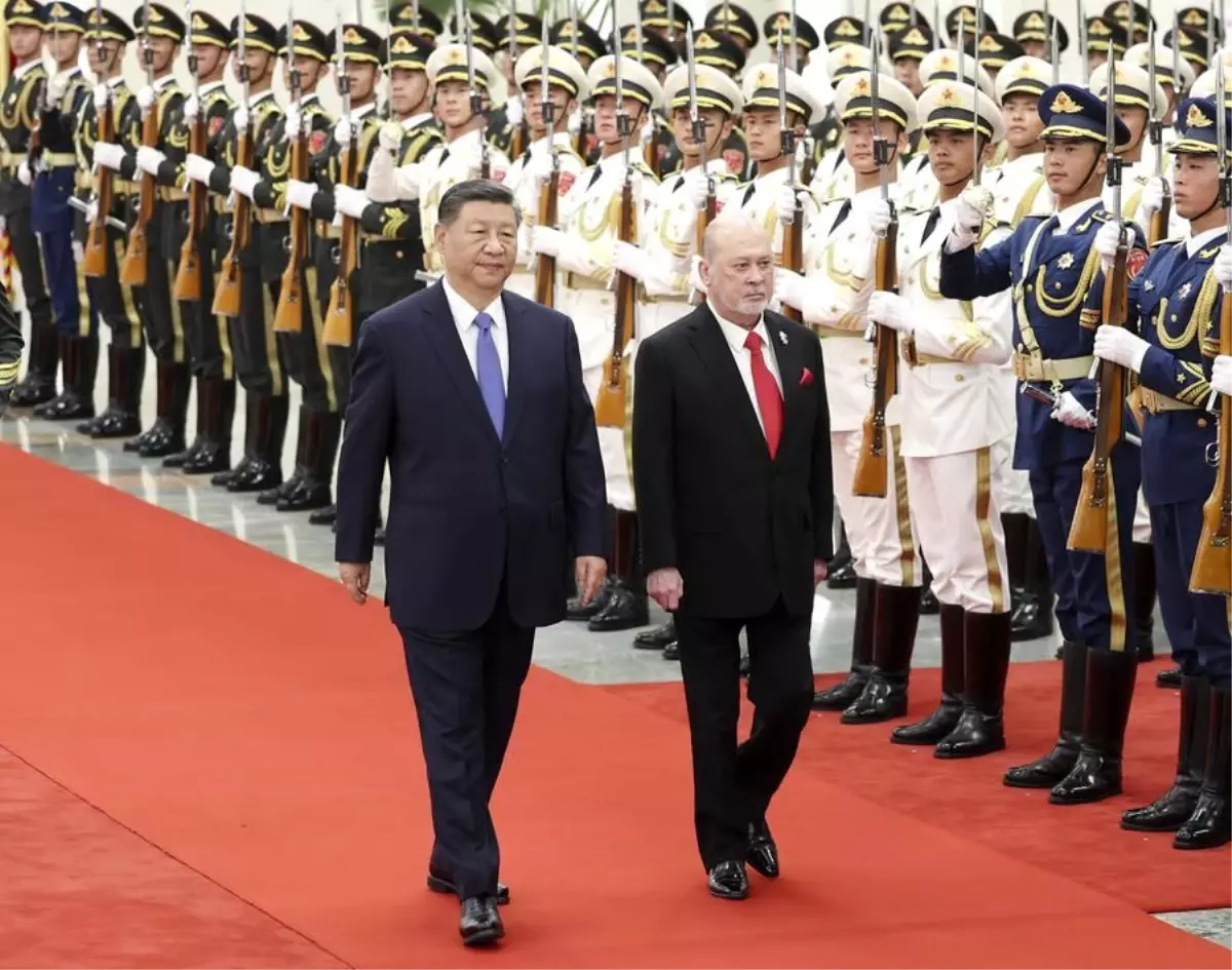 Xi Jinping, Malezya Kralı ile Görüştü