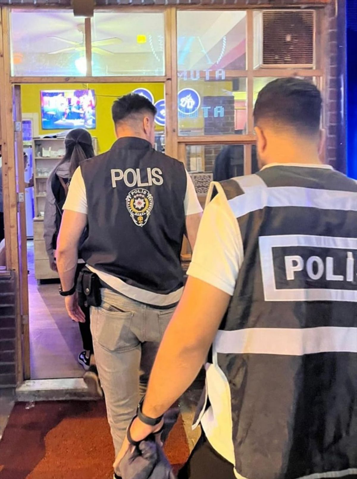 Eskişehir\'de Huzur Uygulaması: 2 Şüpheli Yakalandı