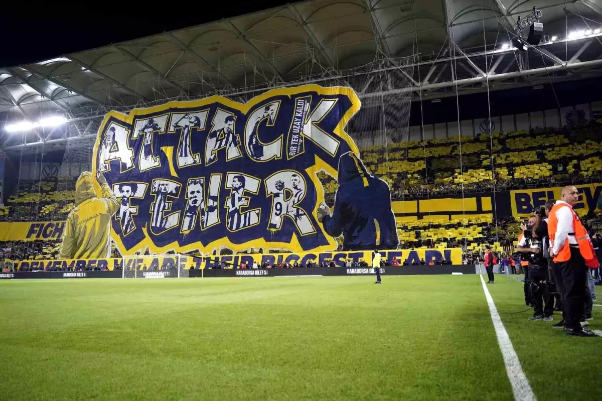 Fenerbahçe\'den Galatasaray Derbisi İçin Koreografi