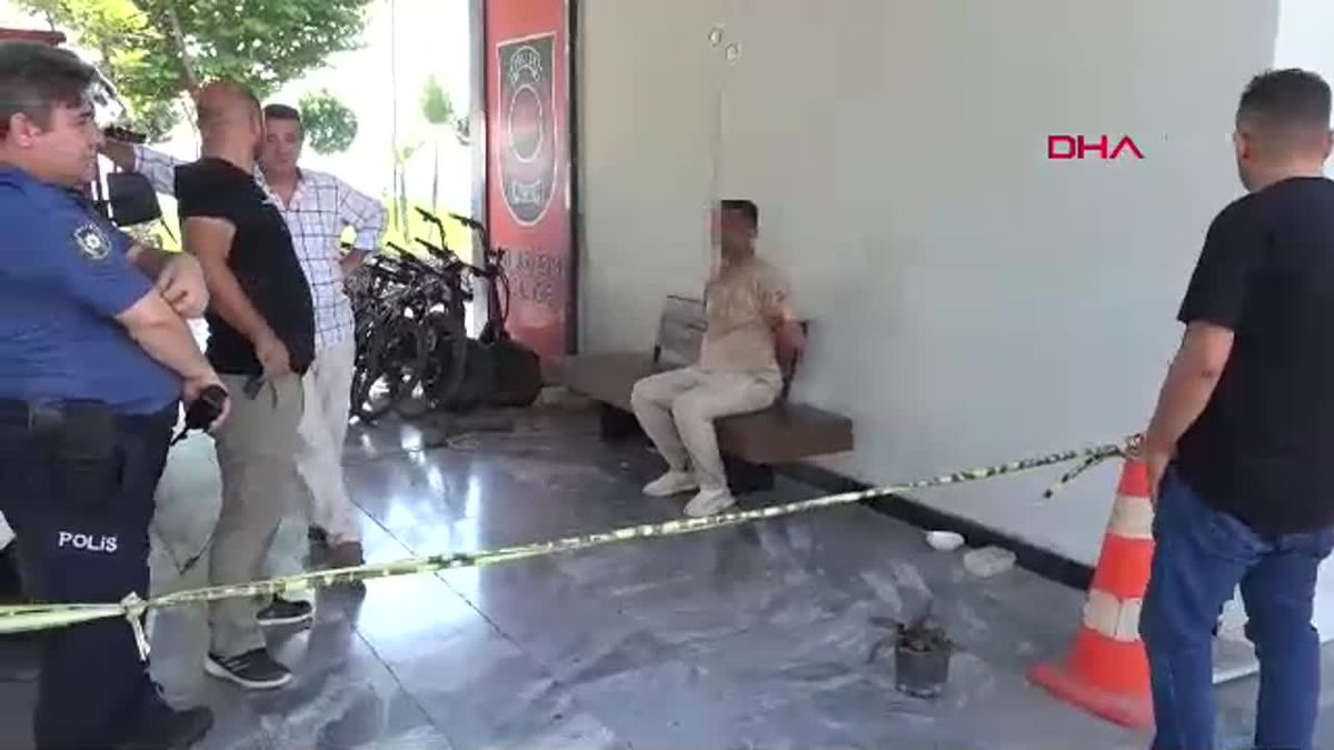Antalya\'da Çalışana Bıçaklı Saldırı