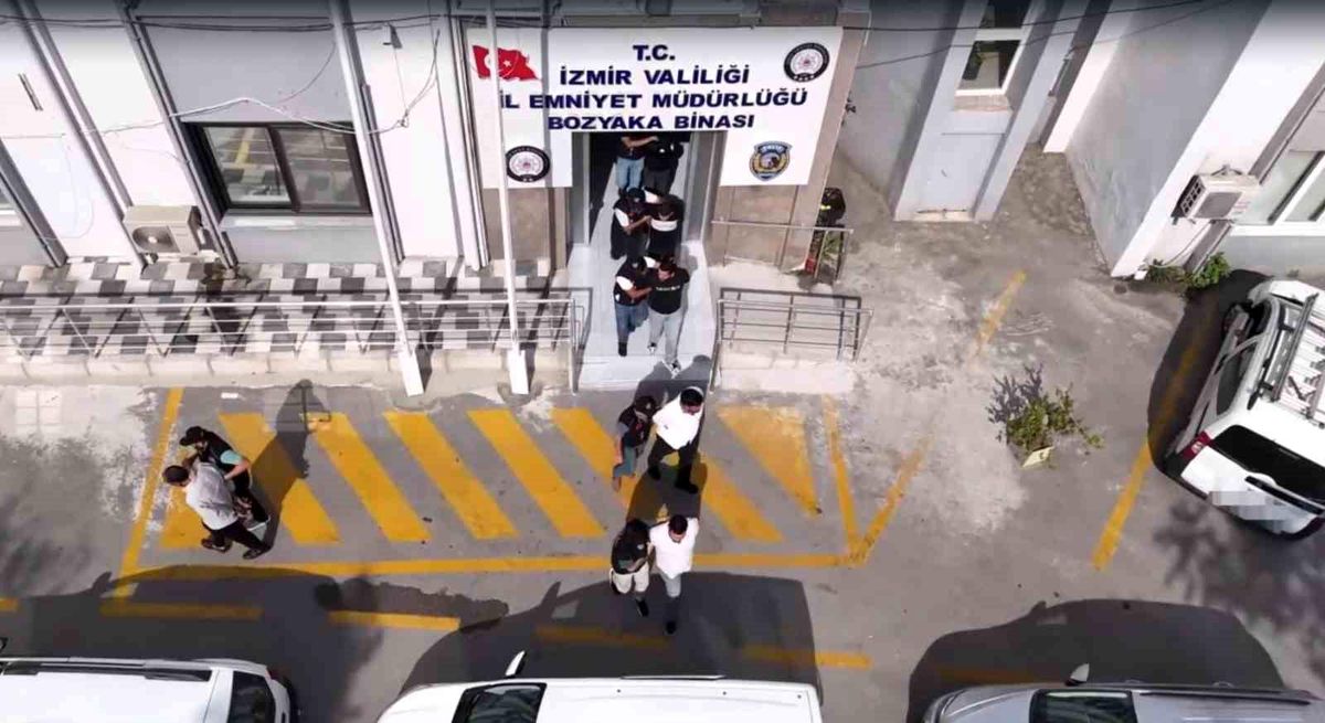 İzmir\'de Suç Örgütüne Baskın: 7 Gözaltı