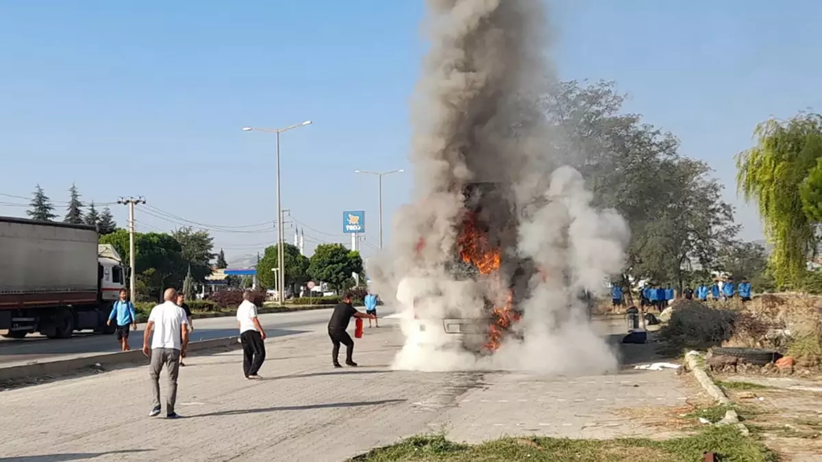 Harput FK Otobüsü Alev Alev Yandı