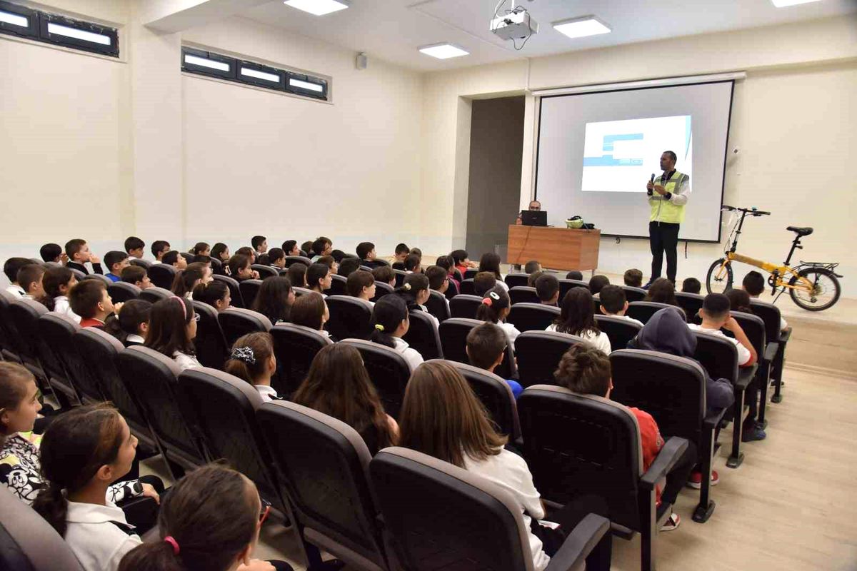 Bilecik\'te Bisiklet ve Trafik Seminerleri Düzenlendi