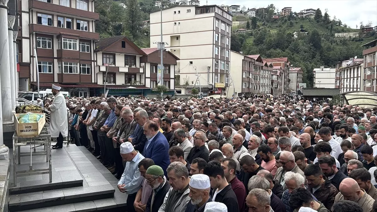 14 Yaşındaki Öğrenci Gizem Kazdal Son Yolculuğuna Uğurlandı