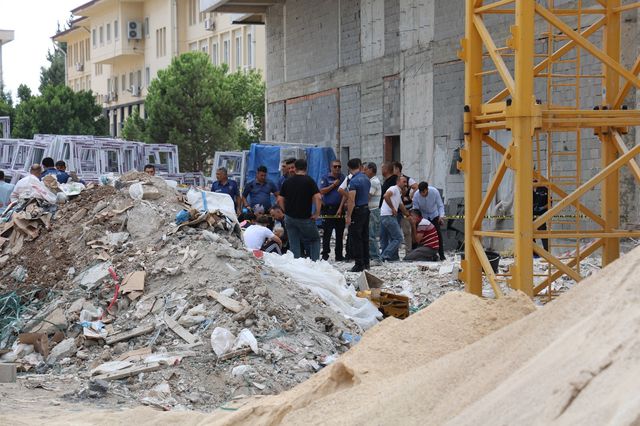 İnşaatta facia! Vincin halatı koptu, 2 işçi feci şekilde can verdi İnşaatta facia! Vincin halatı koptu, 2 işçi feci şekilde can verdi