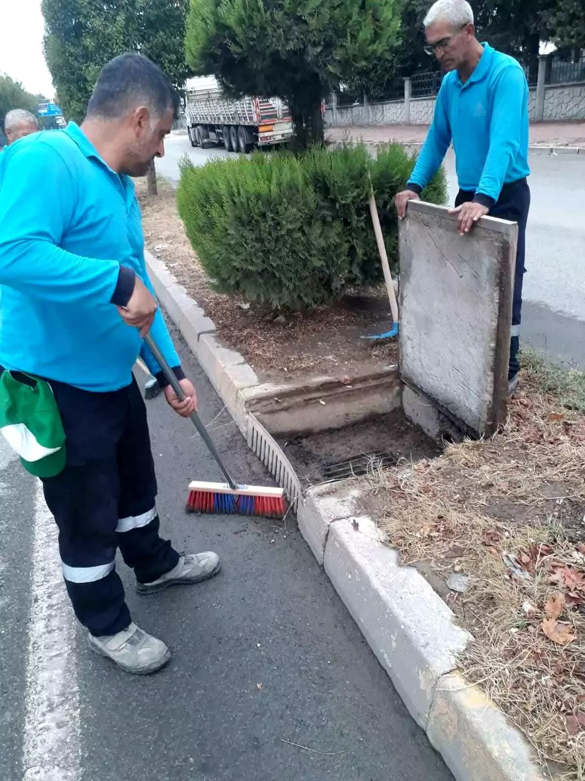 Adıyaman Belediyesi Kışa Hazırlık İçin Mazgalları Temizliyor