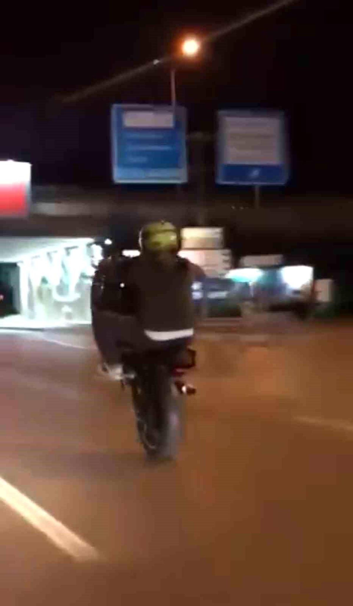 Bursa\'da Motosikletli Tehlikeli Seyir