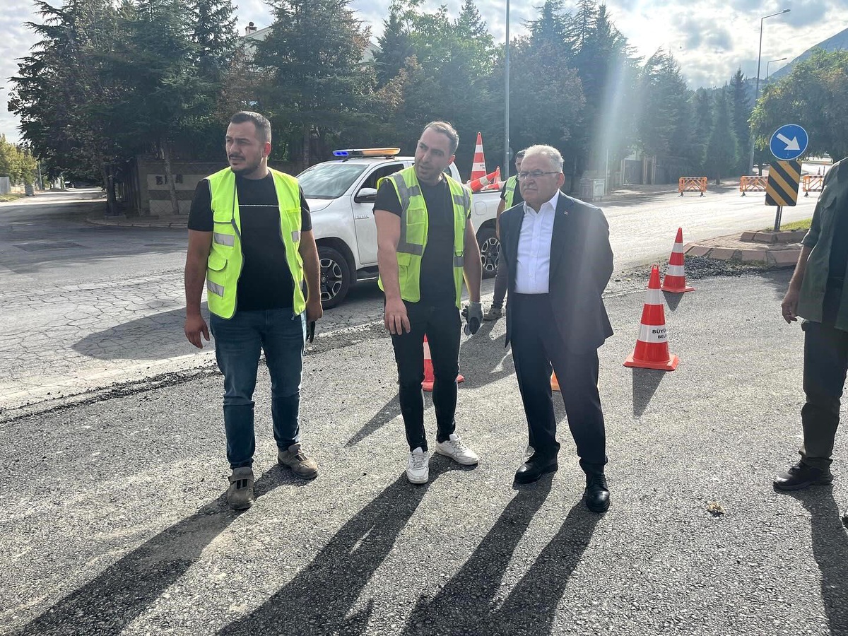 Kayseri\'de 19 Milyon TL\'lik Asfalt Yenileme Çalışmaları İncelendi