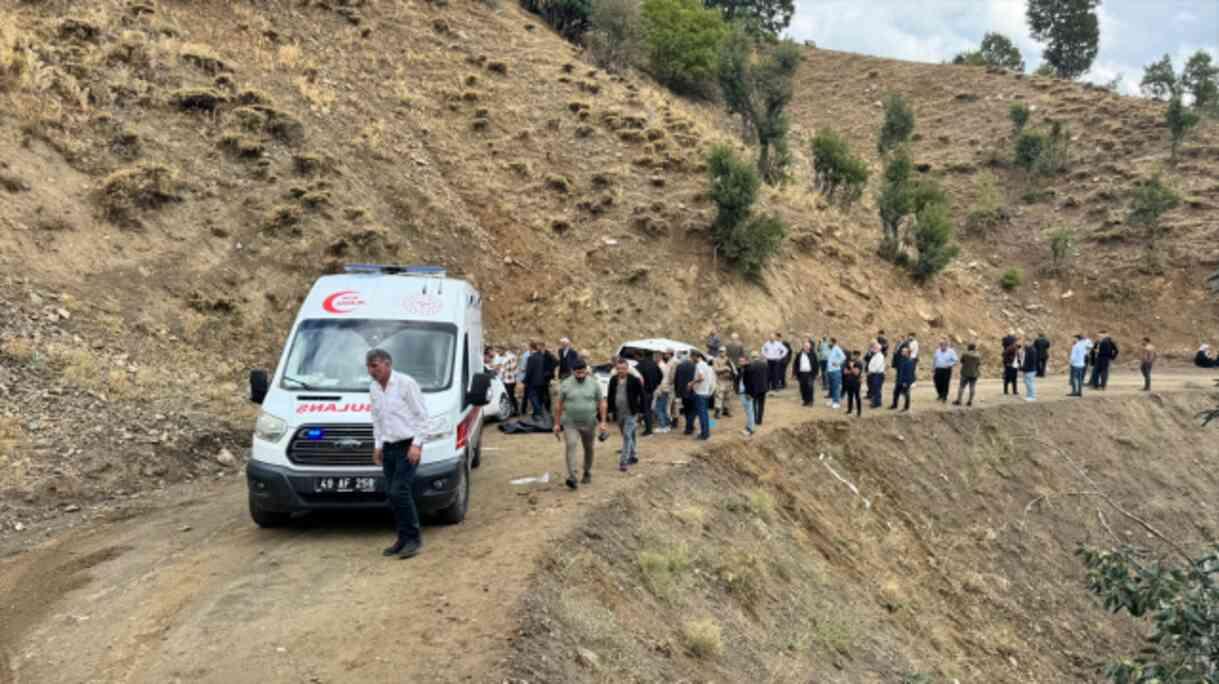 Cenaze törenine gidiyorlardı! Şehidin yakınlarının bulunduğu araç şarampole devrildi