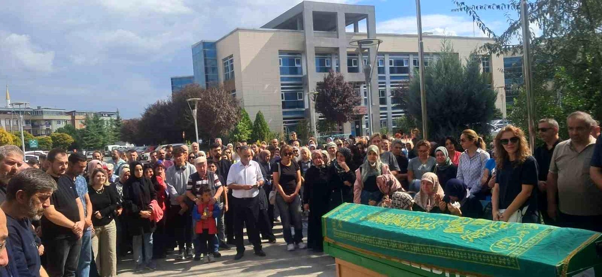 İnegöl\'de Kanserle Mücadele Eden Doktor Hayatını Kaybetti