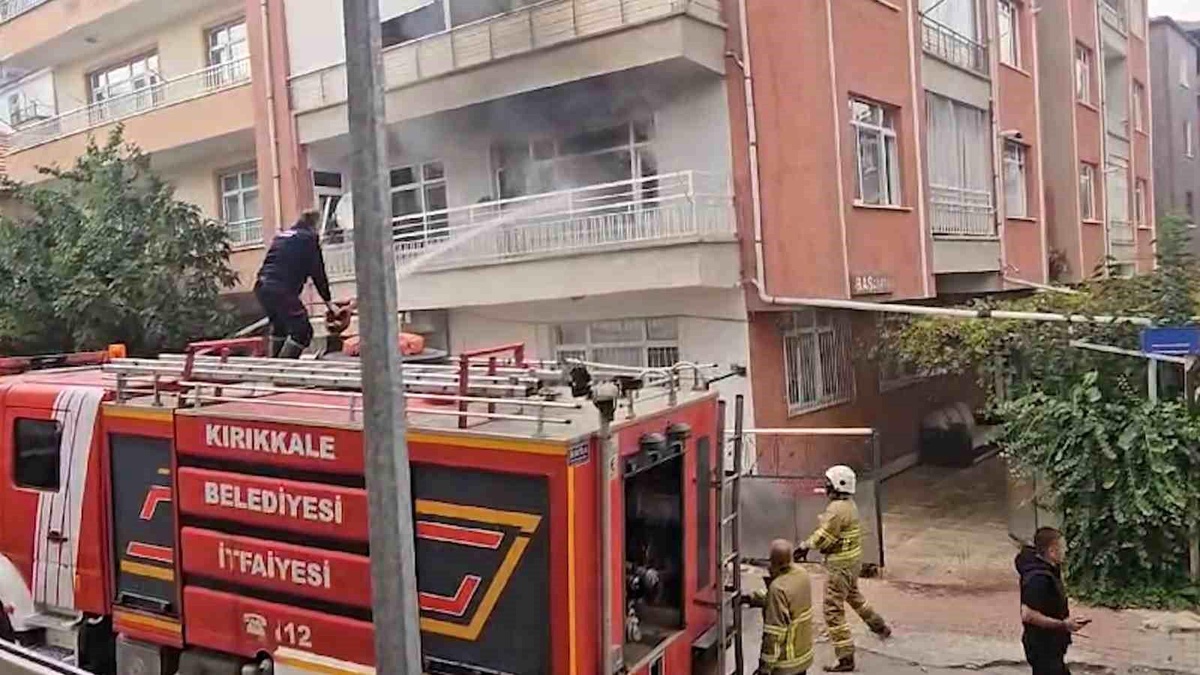 Kırıkkale\'de Çocuk Yangın Çıkardı, Anne Dumandan Etkilendi