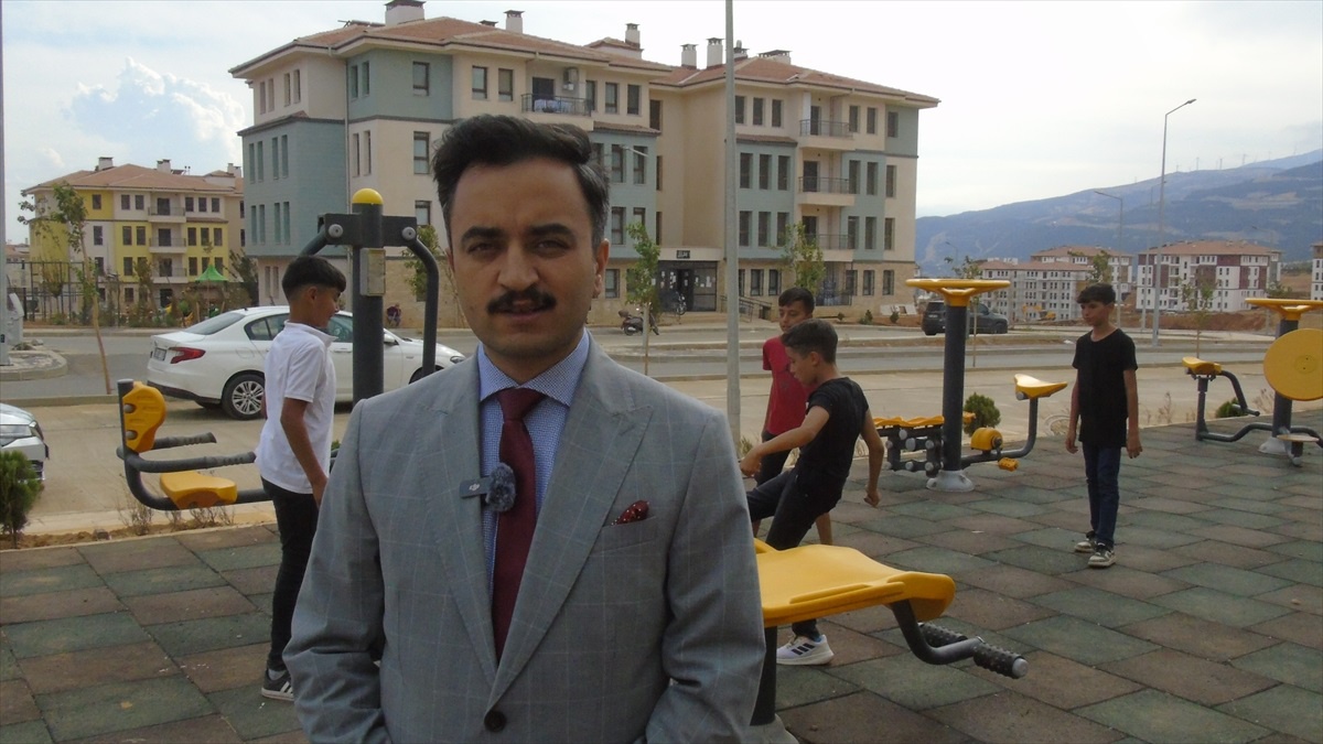 Nurdağı Kaymakamı Erciyas, Depremzedelere Hem Moral Hem Destek Verdi