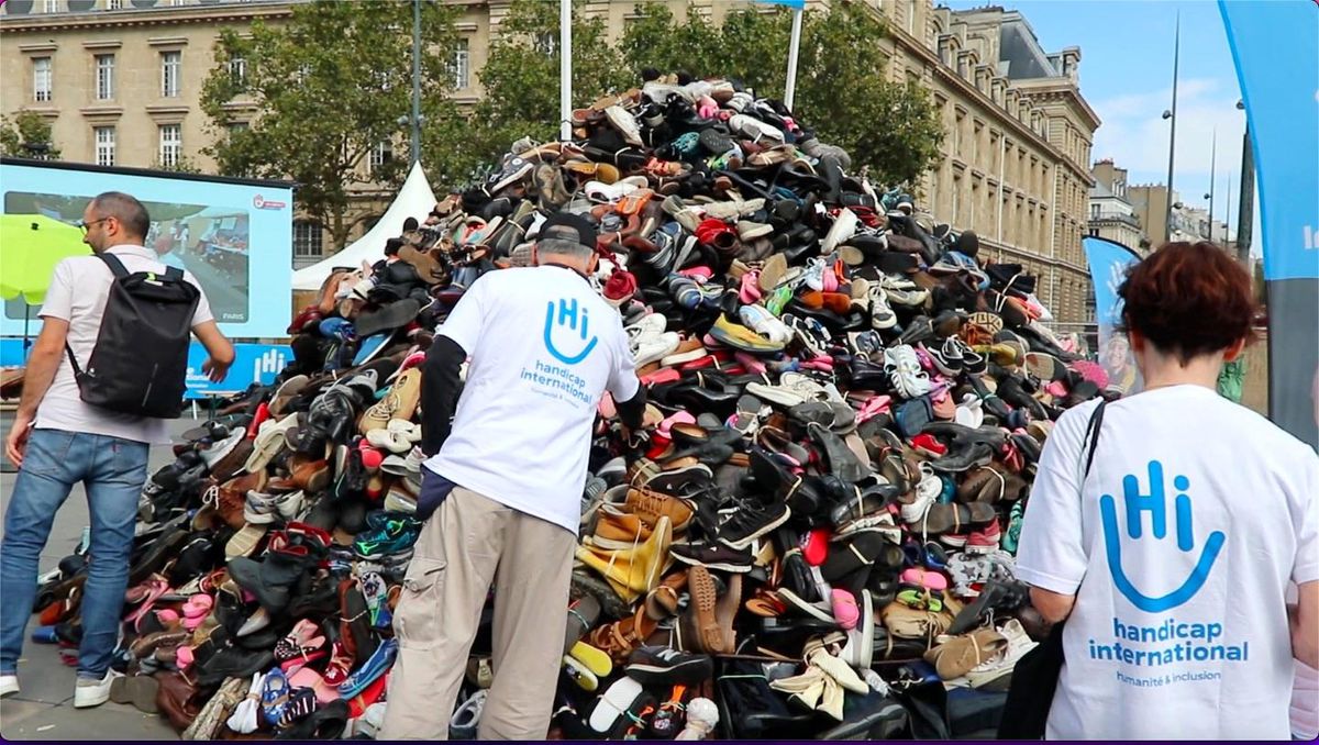Paris\'te Mayın Mağdurlarına Destek Gösterisi