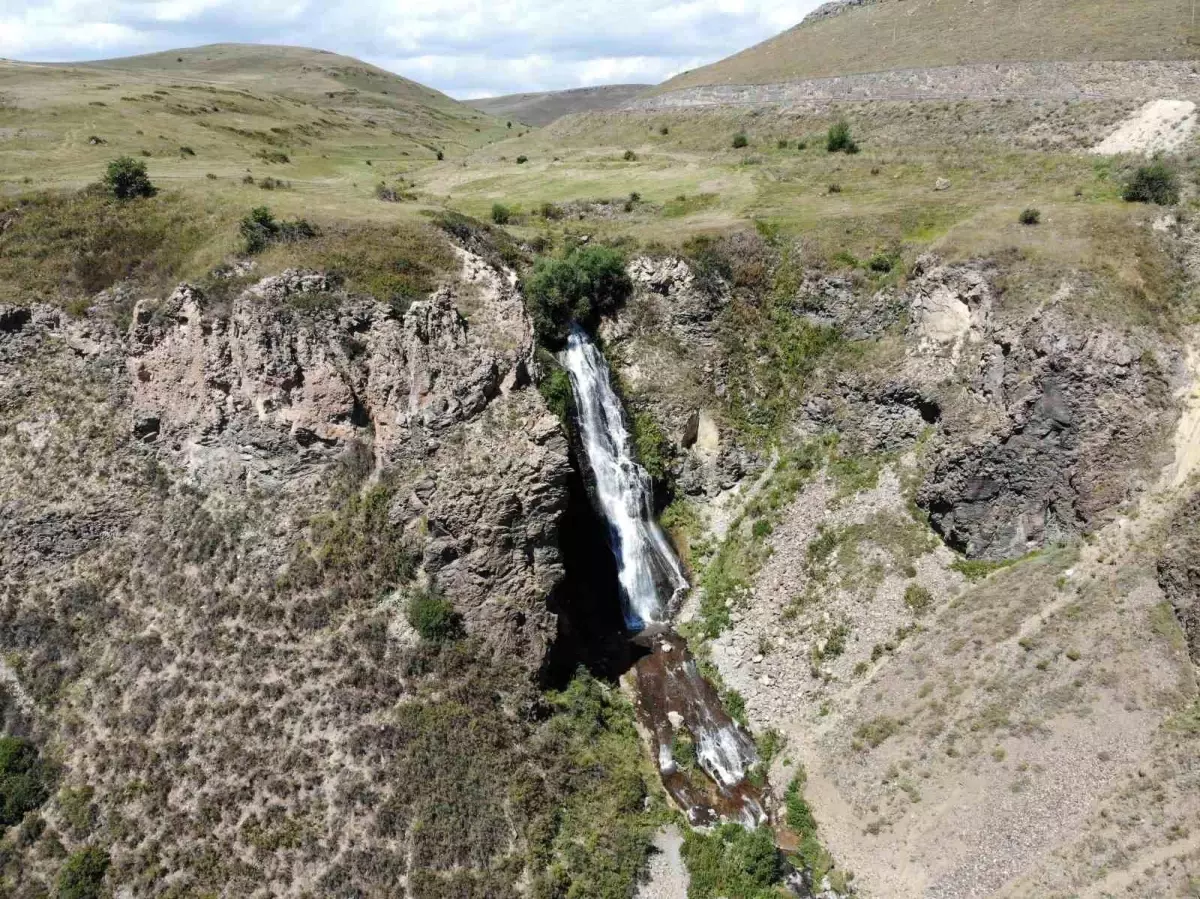 Susuz Şelalesi: Kars\'ın Doğa Turizmi Cenneti