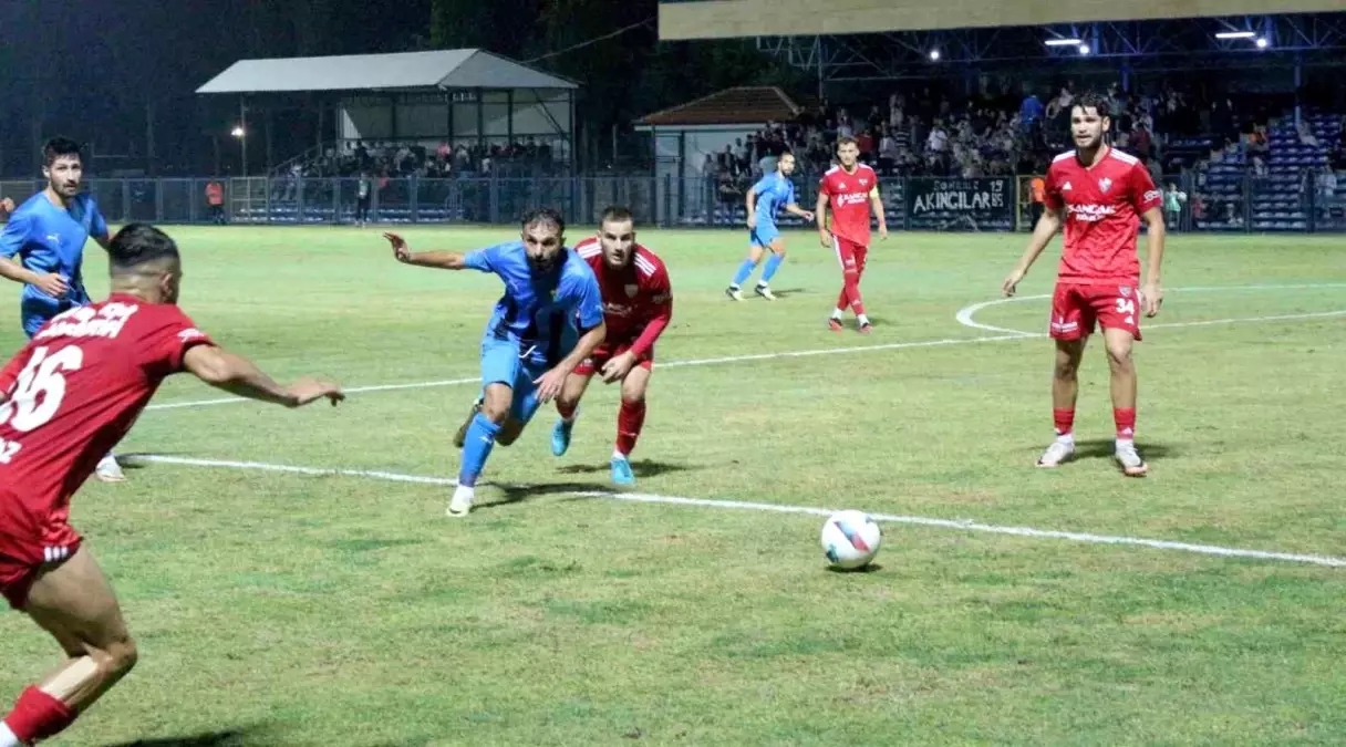 Karacabey Belediyespor, Somaspor\'u 2-1 Yenerek 3 Puanı Kapdı