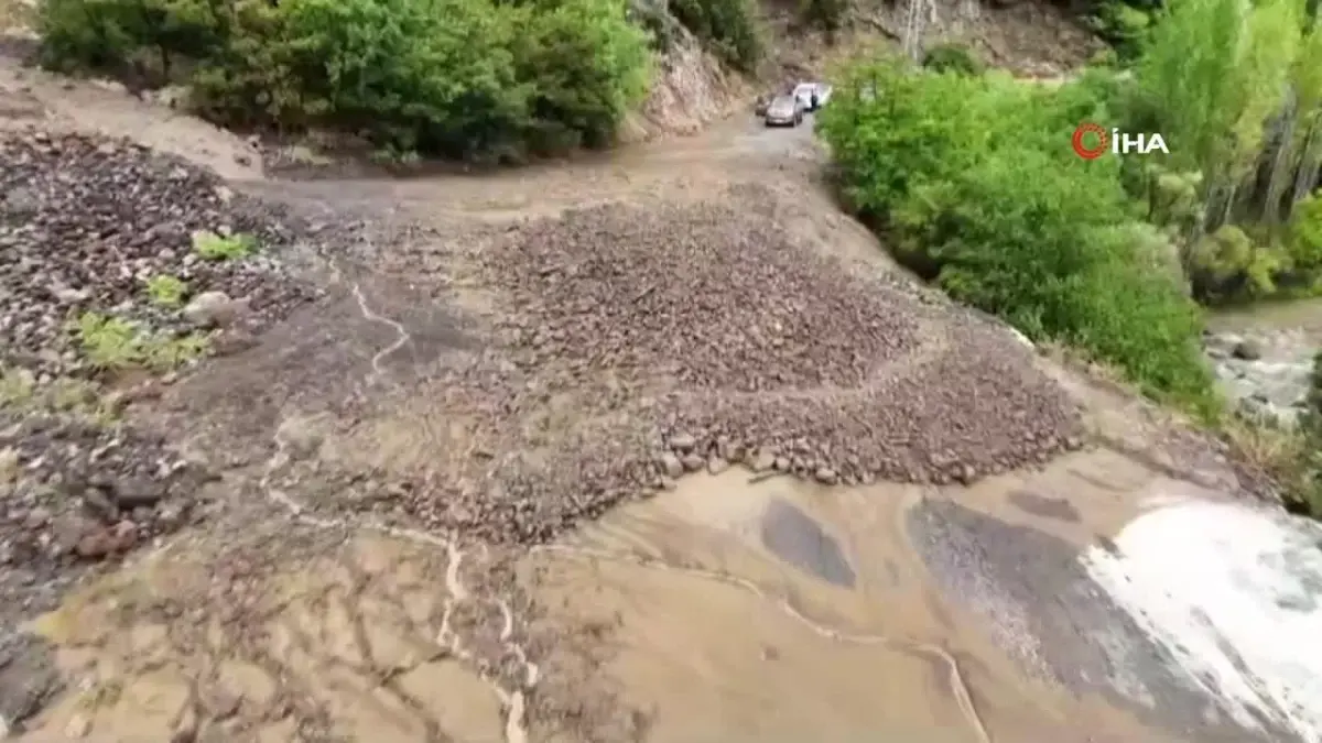 Tunceli\'de Sağanak Yağış Heyelana Neden Oldu