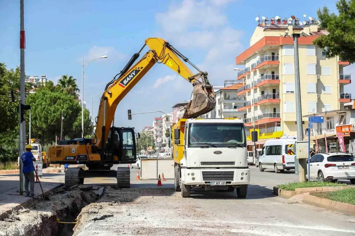 Yeniköy Mahallesi\'nde İçme Suyu Şebekesi Yenileniyor