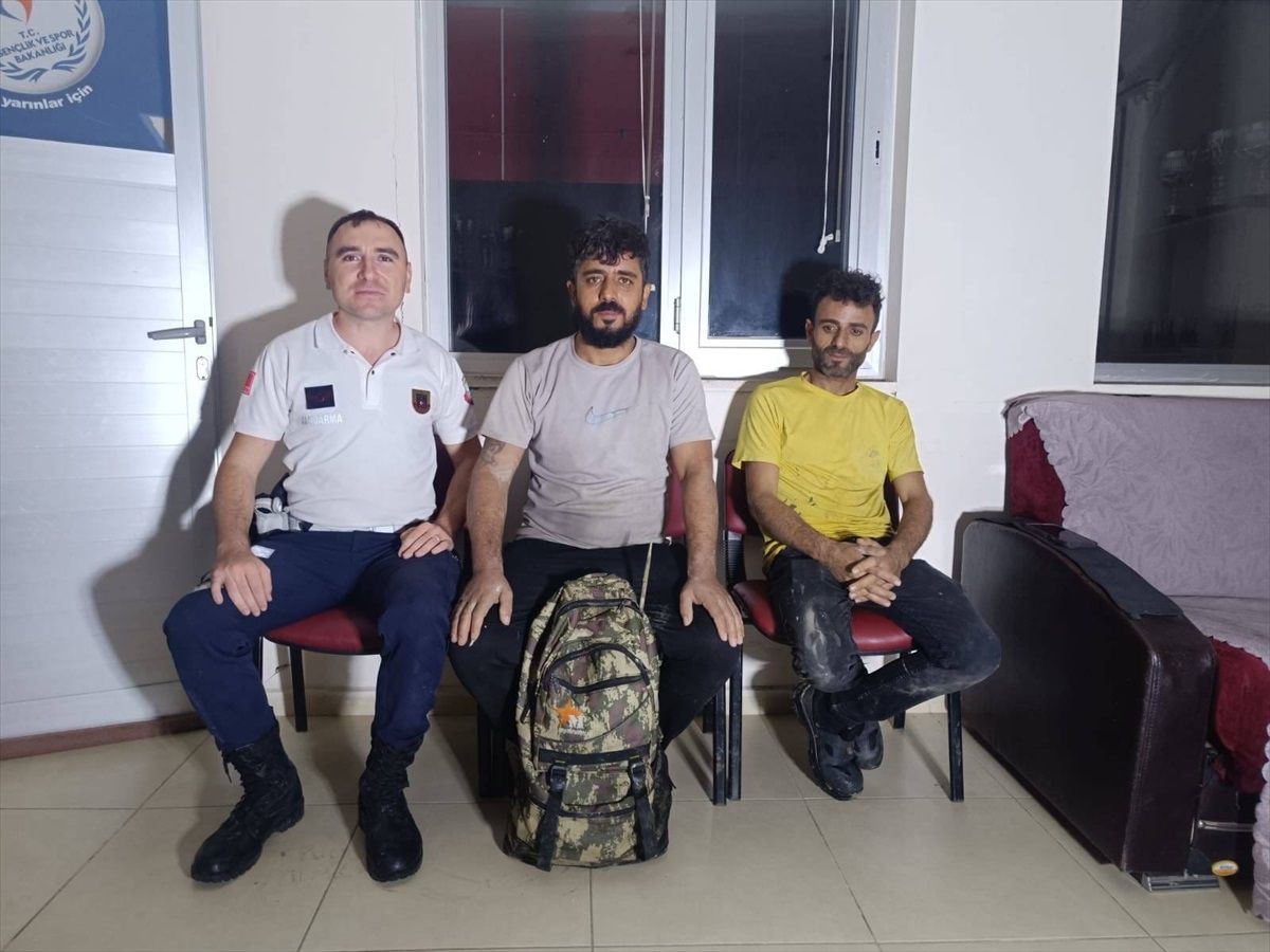 Adıyaman\'da Tekne Kazasında İki Kişi Kurtarıldı