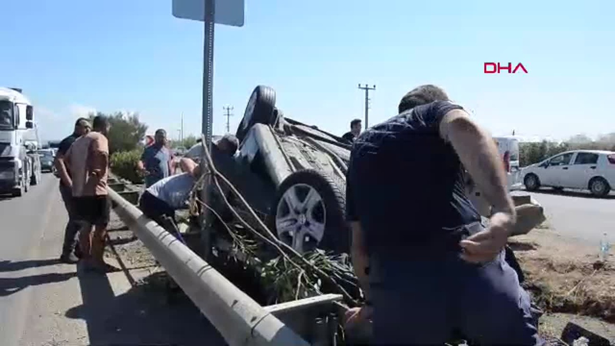 Kazada Sıkışan Sürücü Telefonlarıyla Bekledi