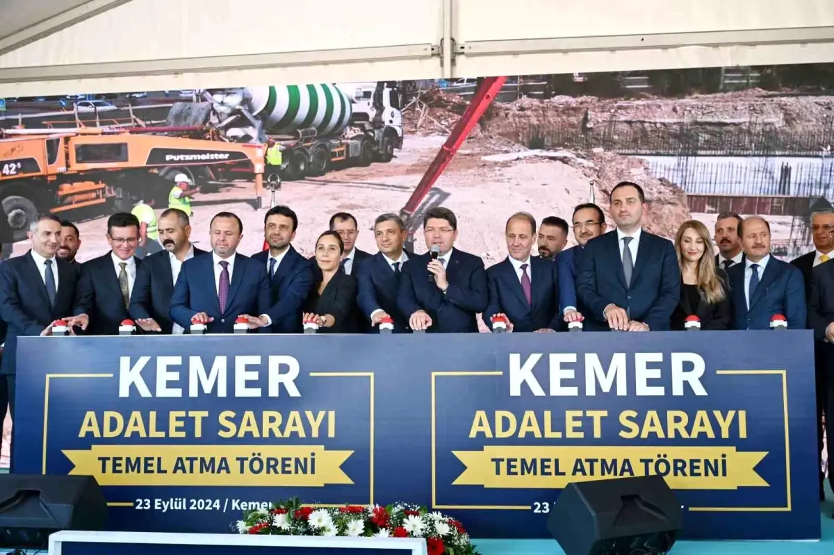 Yeni Adalet Sarayı\'nın Temeli Atıldı