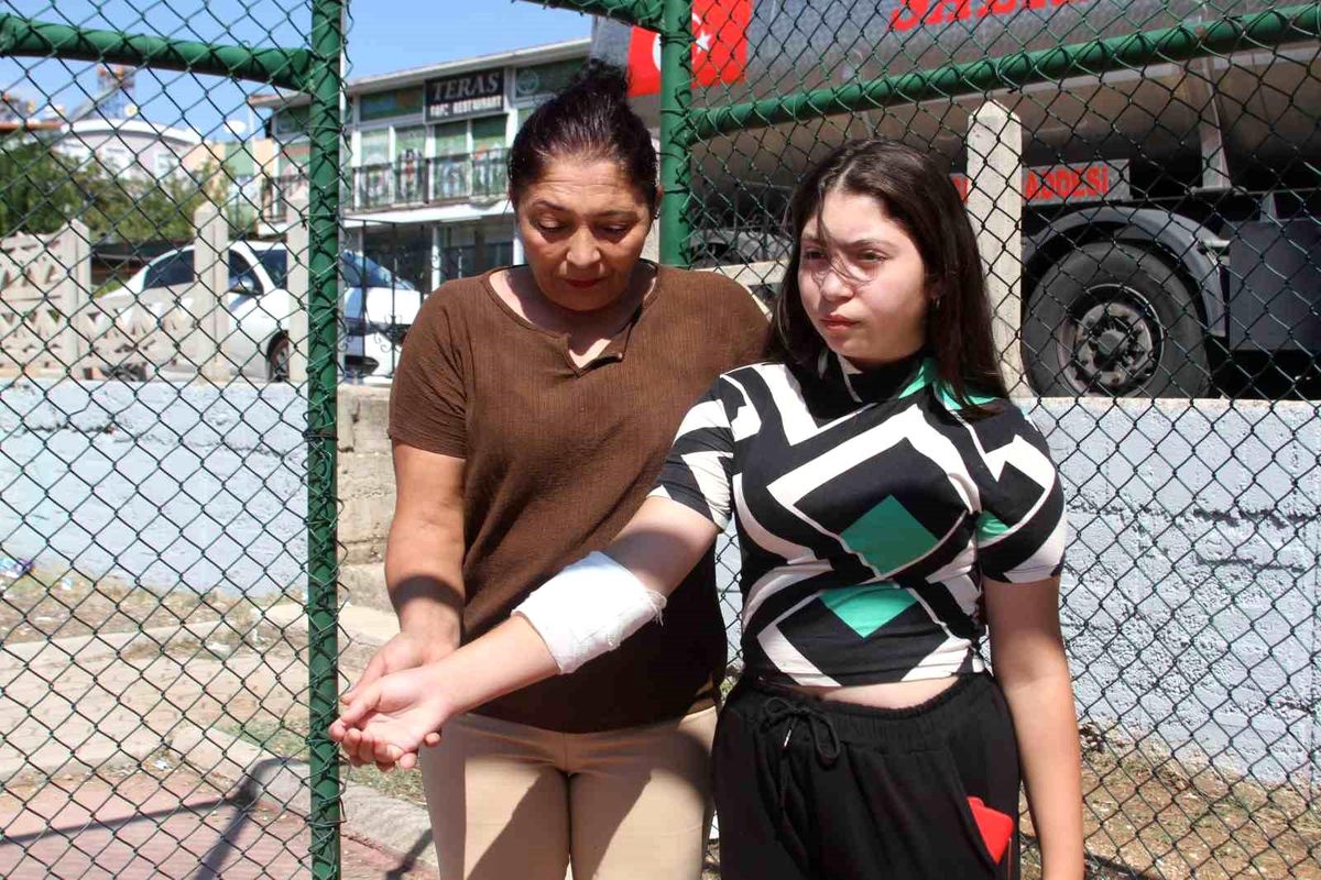 Antalya\'da Parkta Kaza: 12 Yaşındaki Kız Yaralandı