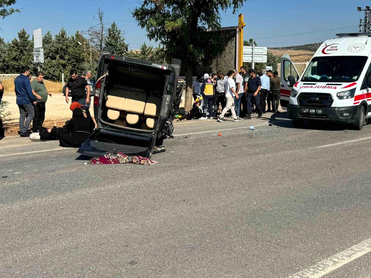 Gaziantep\'te Araç Kazası: 5 Yaralı