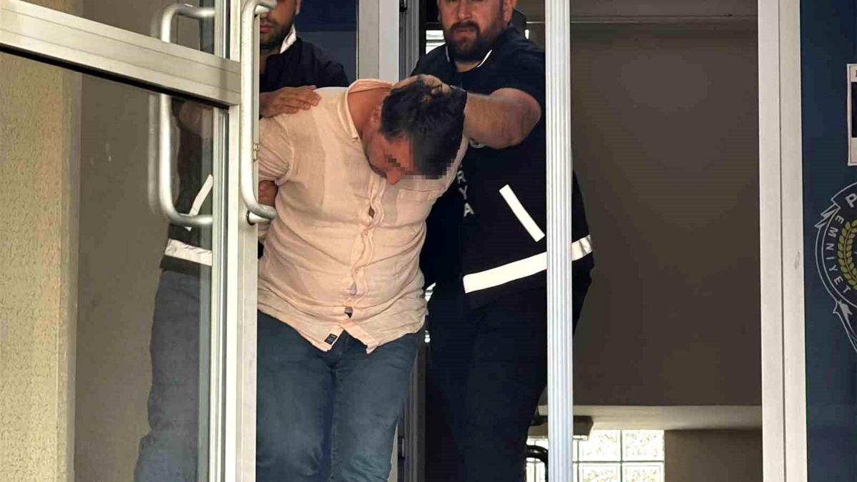 Sakaryaspor\'da Darbe Olayı: Eski Başkanvekili Adliyeye Sevk Edildi