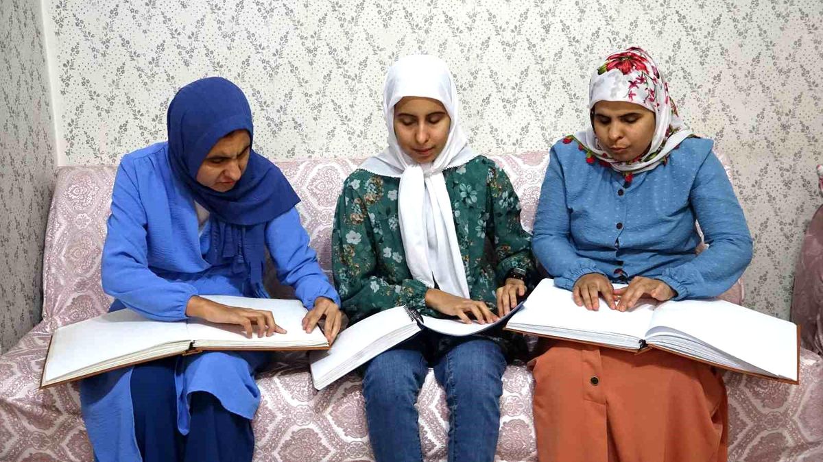 Görme Engelli Kız Kardeşlerin Kur\'an-ı Kerim Aşkı ve Hafızlık Hedefi