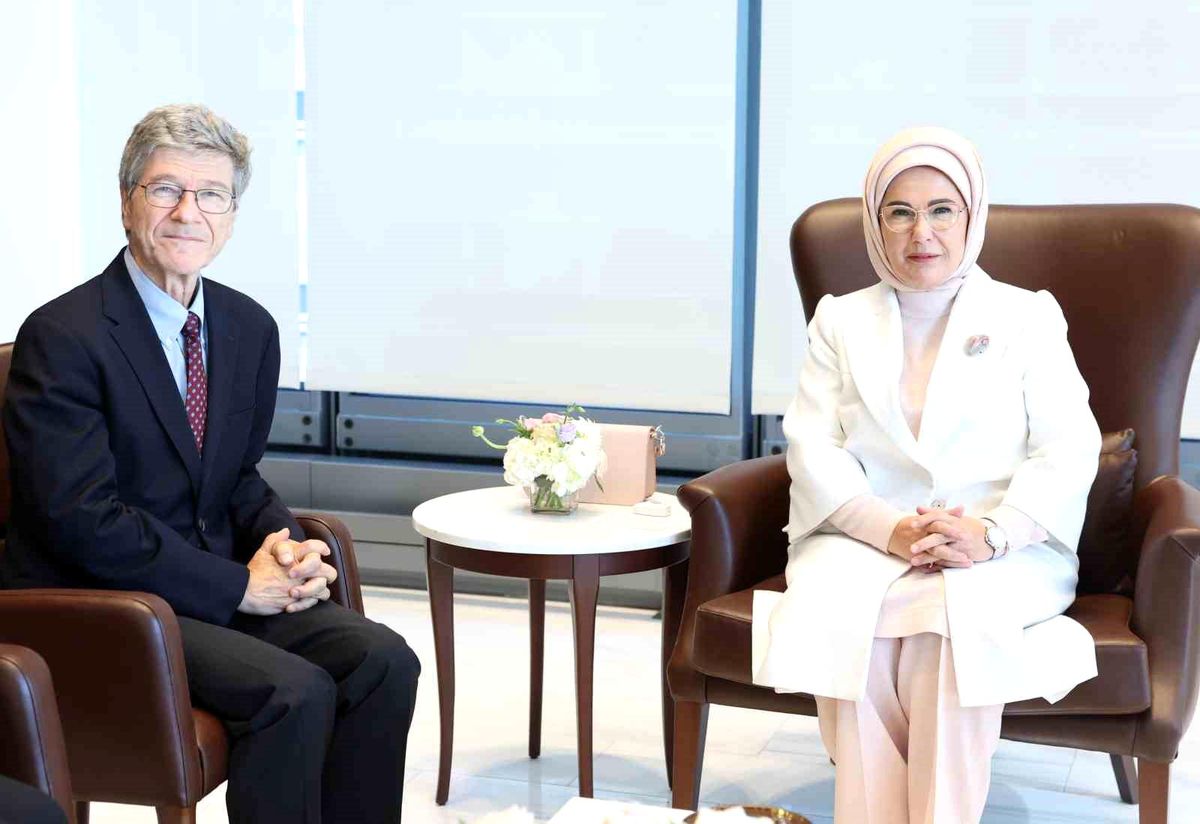 Emine Erdoğan ve Jeffrey Sachs\'tan Küresel Sıfır Atık İyi Niyet Beyanı İmzası