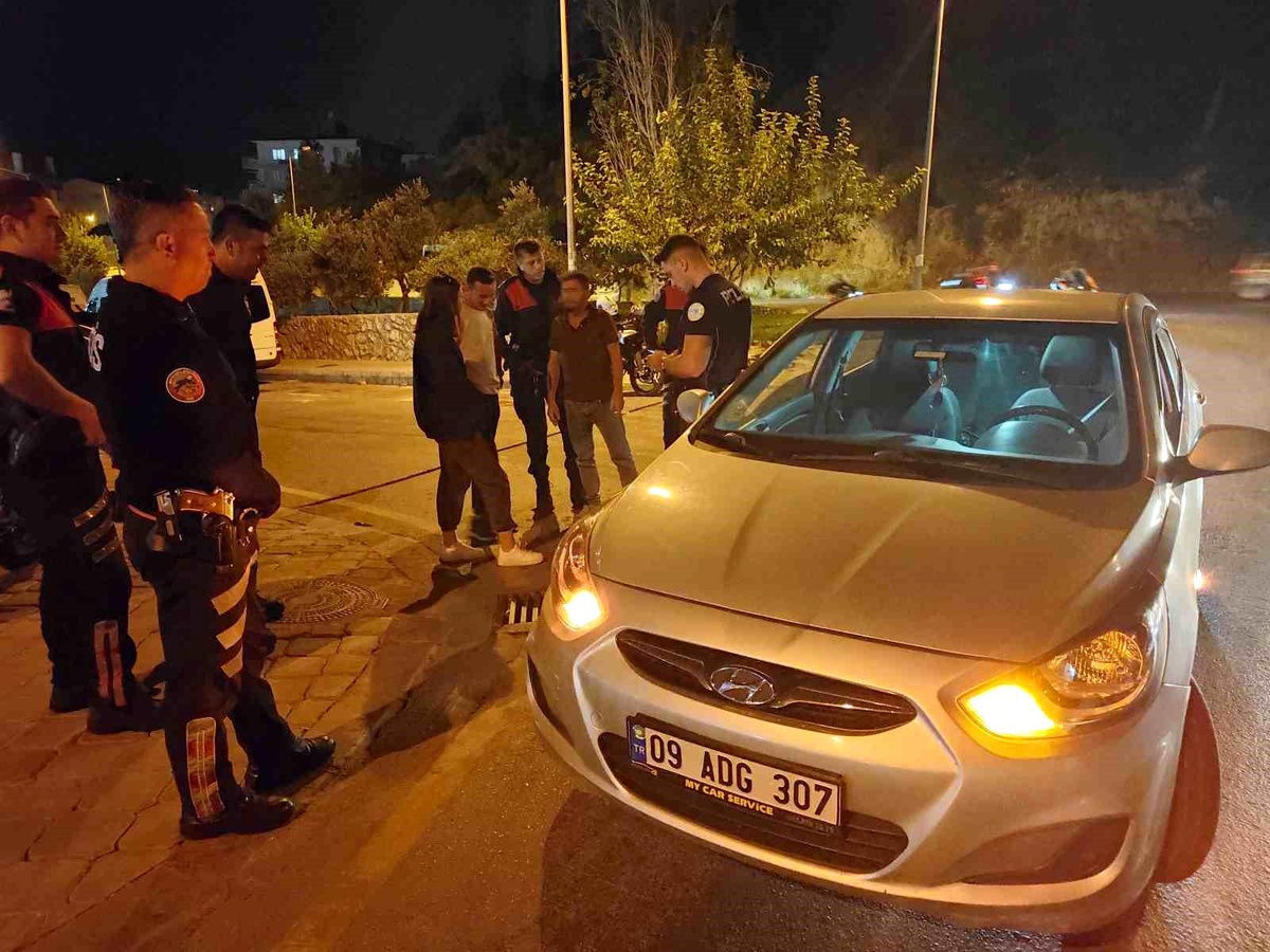 Kuşadası\'nda Şok Uygulama: Silah ve Uyuşturucu Ele Geçirildi