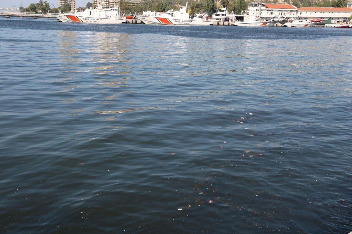 İzmir Körfezi\'nde Balık Tutma İsyanı