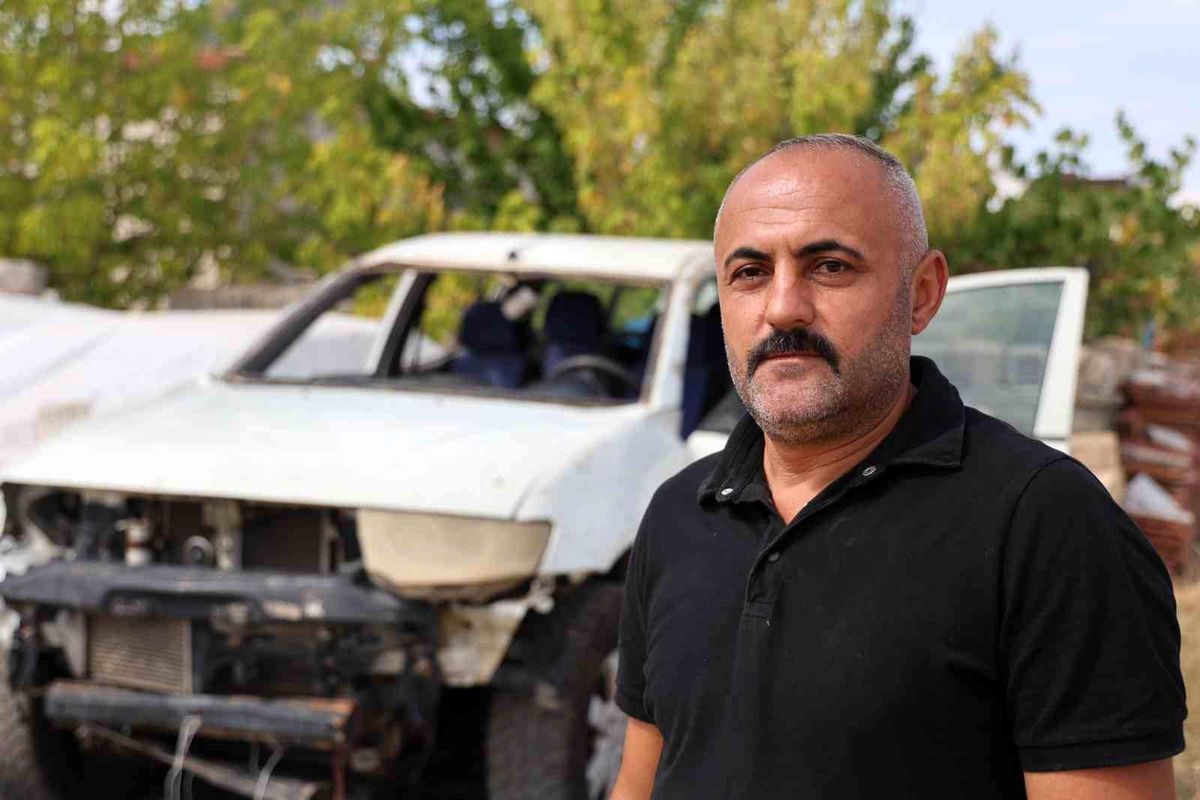 Dolandırıcılar, Hasarlı Aracın Fotoğraflarını Kullandı