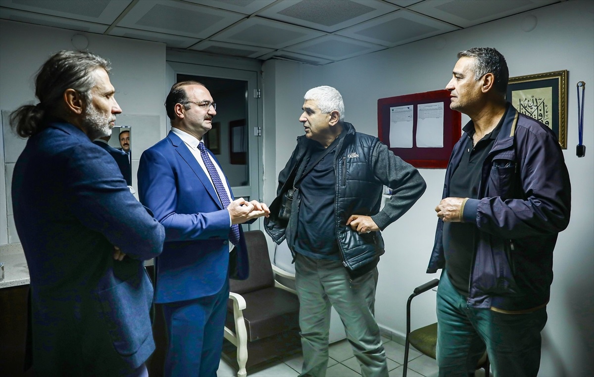Rektörden Trafik Kazası Geçiren Öğrenciye Ziyaret