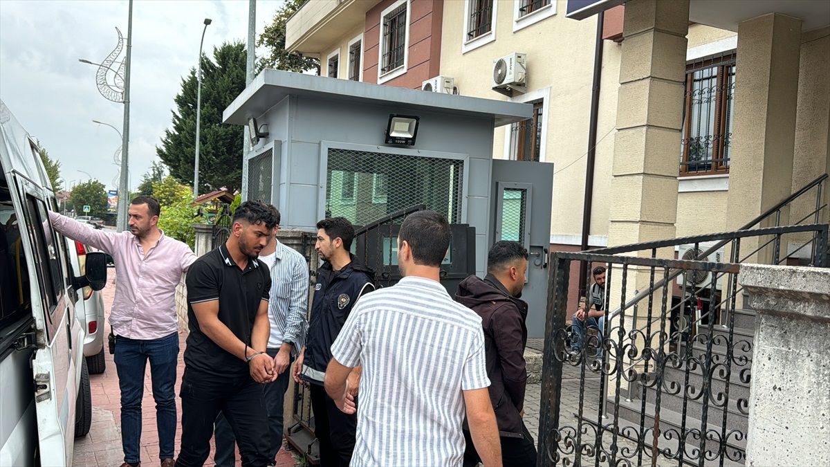 Sakarya\'da 10 Düzensiz Göçmen Yakalandı